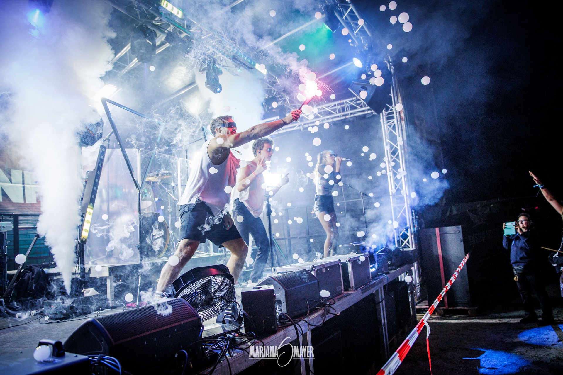 ENFYS live auf der Bühne